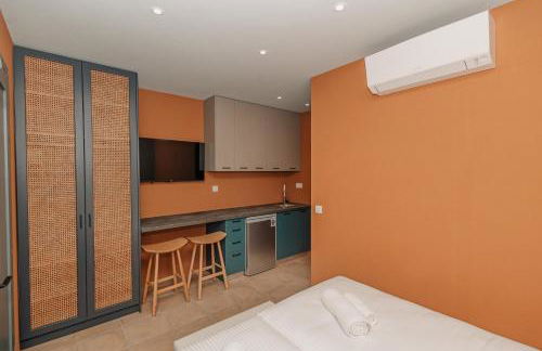 Tessera Villas & Studios Collection - Photo 19