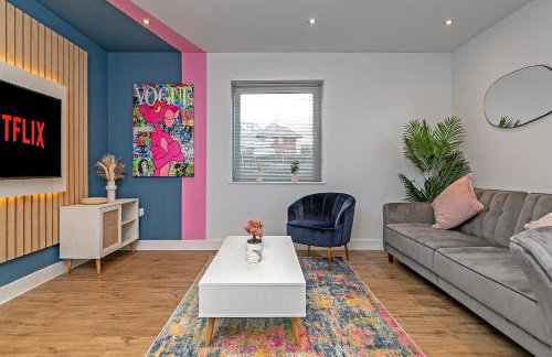 SUPERIOR AIRPORT SUITE, FREE Parking, Stylish, BALCONY, Two Bathrooms, Close To Airport, Station & Centre - Foto 12