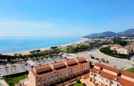 Apartamento con terraza, vistas playa y montaña - Photo 1
