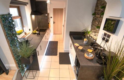 Bumblebee checkout 2pm Frome Longleat Aqua Sana Bath 5 people PRIVACY - Foto 44