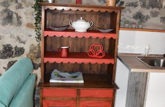 La Antigua Cuadra es un alojamiento de piedra y altos techos de madera con mucho encanto, jardín privado con barbacoa y acceso al río Asón - Foto 19