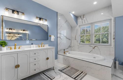 Luxury awaits in this stunning, modern home - Foto 20