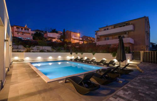 Villa Barbara & Zoran with heated swimming pool - Photo 21