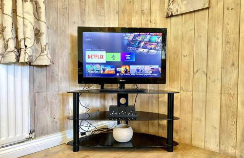 EasyRest - Spacious Detached House - 10 Beds - 5 Bedrooms - 4 Bathrooms - Secure Parking 5 Vehicles - Excellent Road Links - Perfect for Contractors & Large Groups - Foto 40