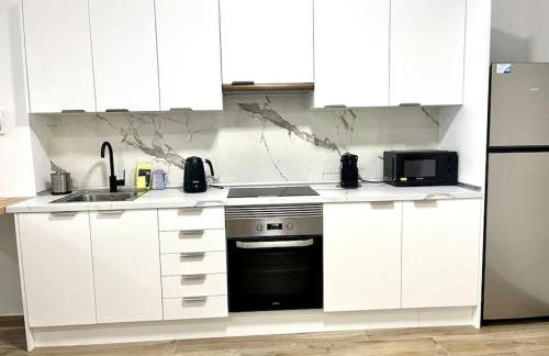 Modern and central independent apartment - Photo 10