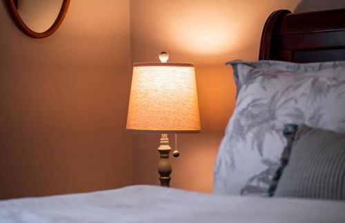 Lake Cottage with Hot Tub and Game Room - Foto 79