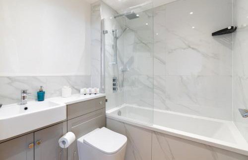 Elegant 2BR Apartment for a Relaxing Getaway # 4 - Foto 15