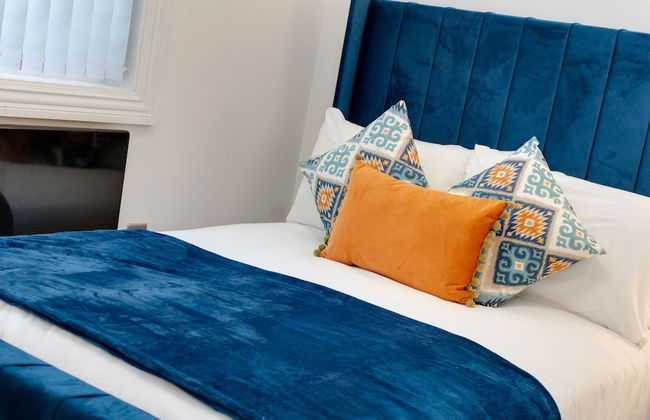 80 by Elite - Photo 6