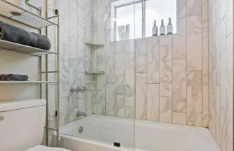 Amazing 4BR 2BA Winter Home with Pool & Game-Movie Room - Foto 32