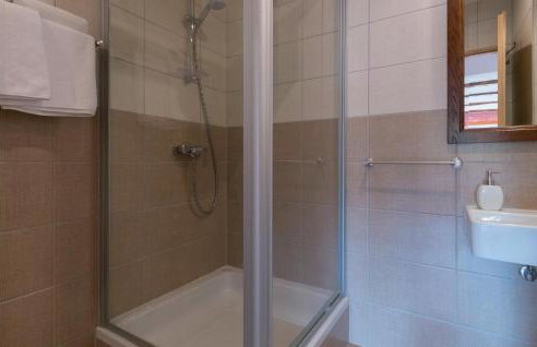 Gorgeous Home In Repusnica With Sauna - Foto 49