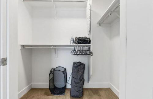 Cozy 1BR w Parking, Near Temple Sq & Delta Ctr - Foto 8