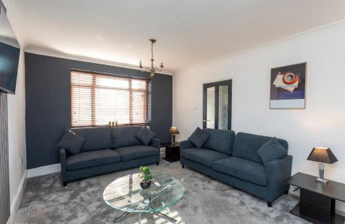 Newly Refurbed Home With Football Table Near M5 Junction 2 - Foto 13