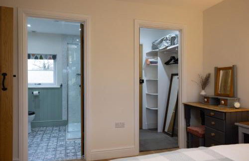 Family Country Cottage with Stunning Mountain Views - Photo 11