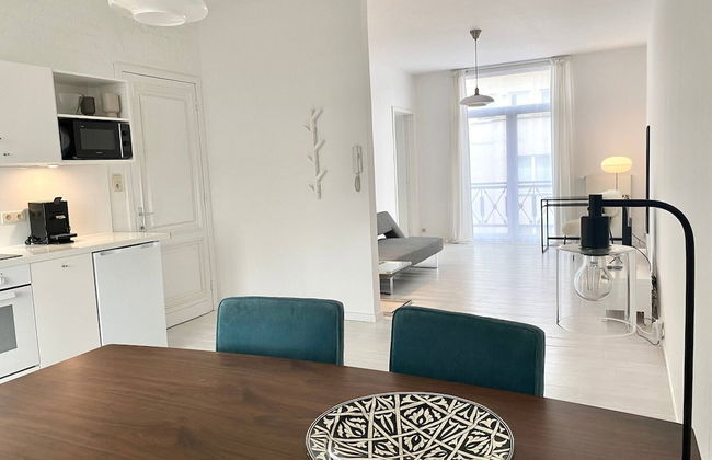 Wit II, Near Metro, Train N7670 - Photo 1