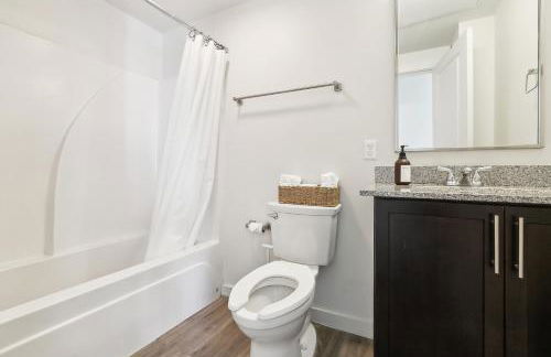 Industrial Downtown Apartment - 2BD 2BA - Foto 12