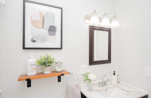 Jennifer's Chic Downtown City Views Private Deck - Foto 17