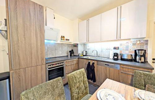 BesTime - Modernes 5BR Haus mit 2 Parkplätzen - Photo 8