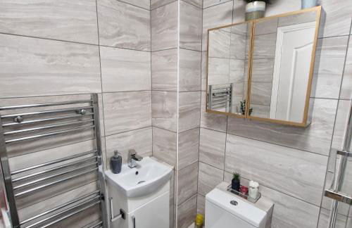 Cosy and Luxurious Home - Photo 16