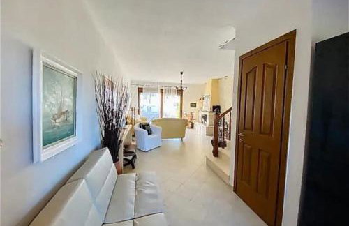 Spacious 3 bed house with sea view - Foto 16