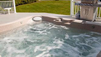 Katies Cottage Lakefront Stay with Hot Tub and Kayaks - Foto 2