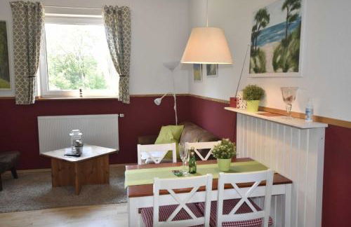 Ferienwohnung OG im roten Haus am Ostsee Radweg OVS 103 - Foto 1