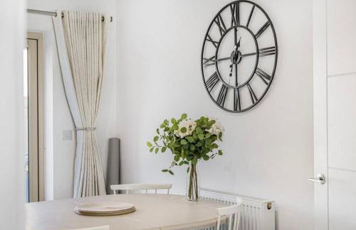 Contemporary 3 Bedroom home in Launton Village - close to Tythe Barn, Bicester Shopping & Bicester Heritage - Foto 12