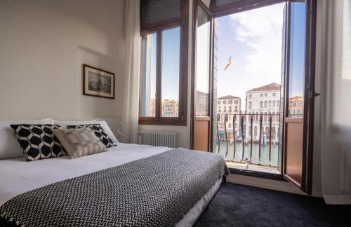Design Apartment with Balcony on the Grand Canal R&R - Foto 2