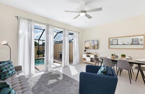 Charming 3BR Townhome Private Pool Walk to Clubhouse 9 Min Disney - Foto 1