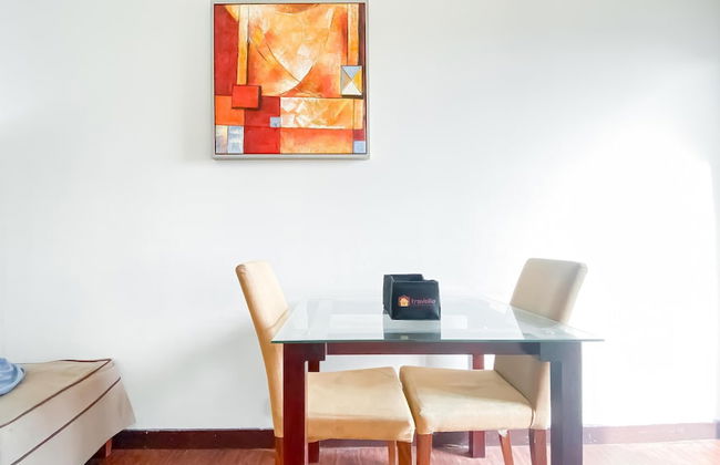 1BR Queen Bed at Ancol Marina Apartment near Dufan - Foto 6