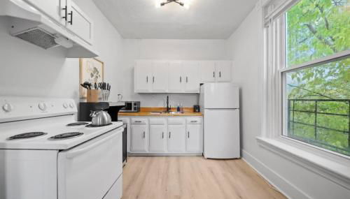 Cozy 1BR with Parking - Near UC, Zoo, Downtown - Foto 2