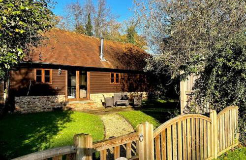 NEW Cosy cottage - Lake view & Log Burner - Dog proof garden - Foto 1