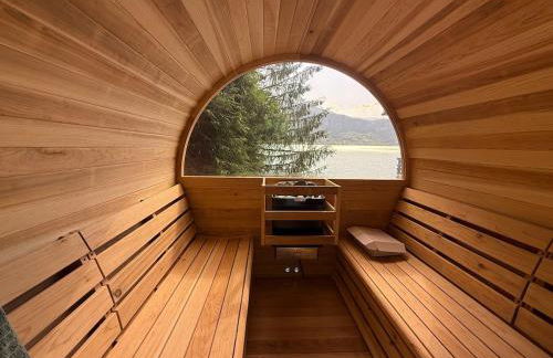 La Maison du Lac sleeps 10 and has air conditioning - Foto 25