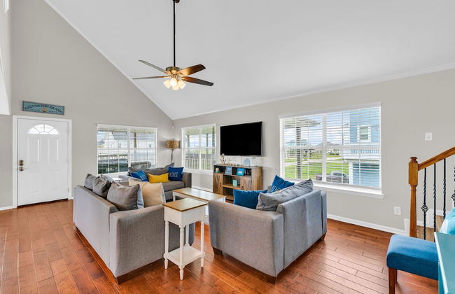 Backyard Oasis Hot Tub and 2 Shaded Decks - Foto 31