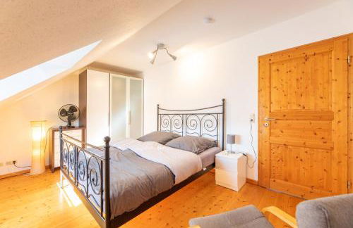 Großzügige Ferienwohnung für Gruppen und Familien im Raum Bamberg Erlangen - Foto 14