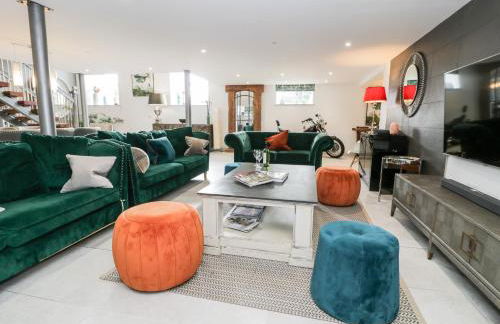 Capel Mawr, Basement 19 - Photo 7