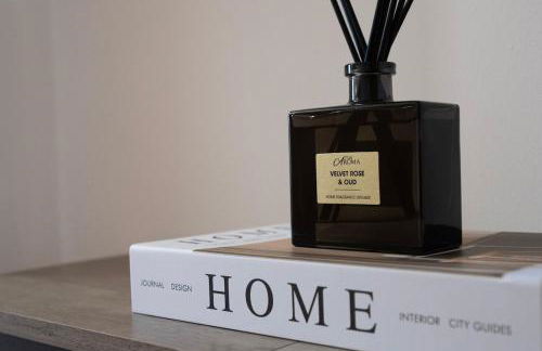 Modern 1BR Apt - Sleeps 4 - Parking - Balcony - Foto 29