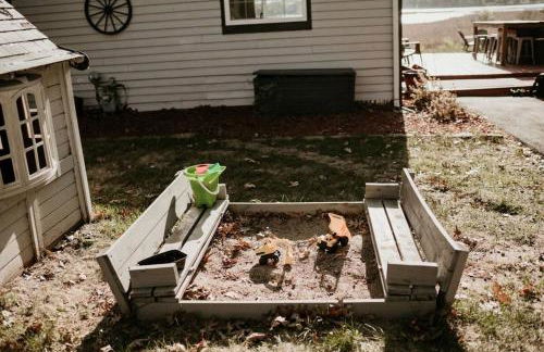 Centrally located - Perch Lake Bungalow - Hot-tub! - Foto 40