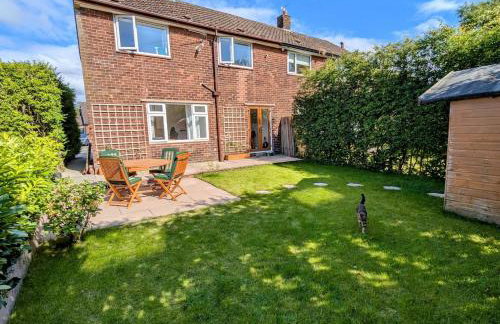 Relaxing Birdsong 4 Bedroom House - Photo 13