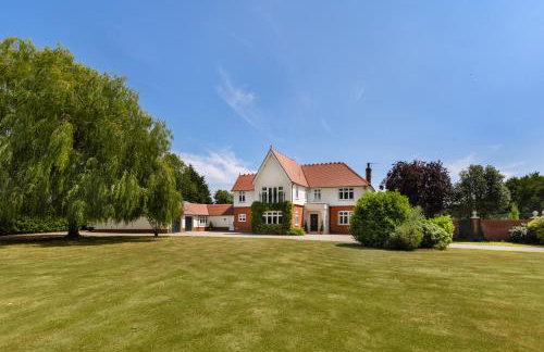 Merry Lakes - Luxury Lakeside Escape with Pool - Just 30 Minutes from London - Foto 53