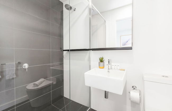 Ocean Views St Kilda Apartment by Ready Set Host - Foto 20