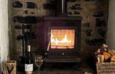 The Hideaway Holmfirth - Photo 1