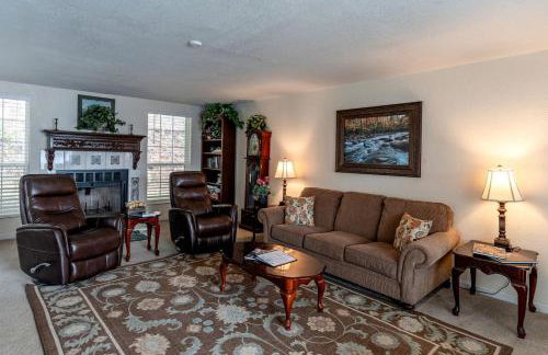 Secluded Lakefront Cabin with Private Dock on Lake Nantahala, Topton, North Carolina - Foto 22