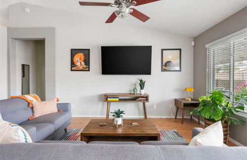 Sunkissed Private Pool 3BR Oasis w Outdoor Lounge - Foto 13