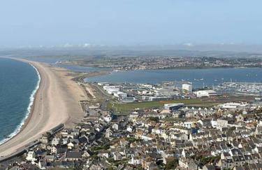Dog Friendly Cosy Coastal Cottage with Sea Views - Photo 35