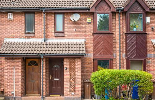 Modern 2 Bedroom House with Parking - Photo 41