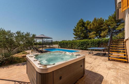 New! Holiday Home Tina with pool - Foto 4