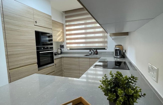 Charming 2 Bedroom Garden Suite Getaway - Photo 13