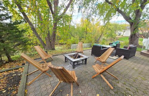 Nature's Blissful Haven - King Bed & Heated Garage - Foto 31