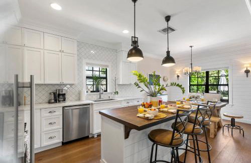 Spanish 4BR Compound w Casita & Private Yard - Foto 28