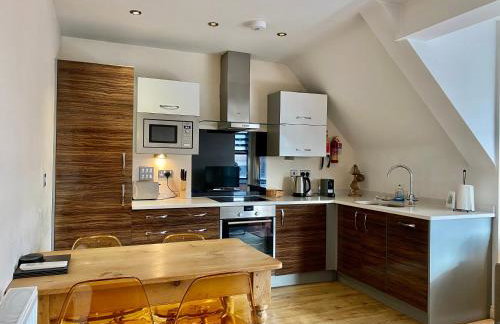 Churchill Two Bedroom Apartments with Free Parking and The Minster view - Foto 10